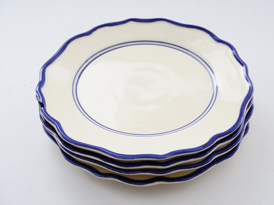 Set of 4 Wavy Border Plates