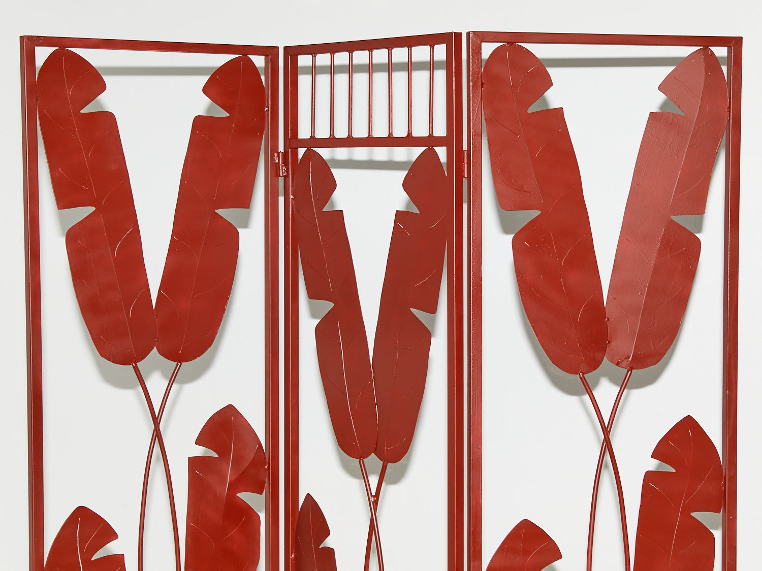 Close up of the palm folding screen with 3 panels