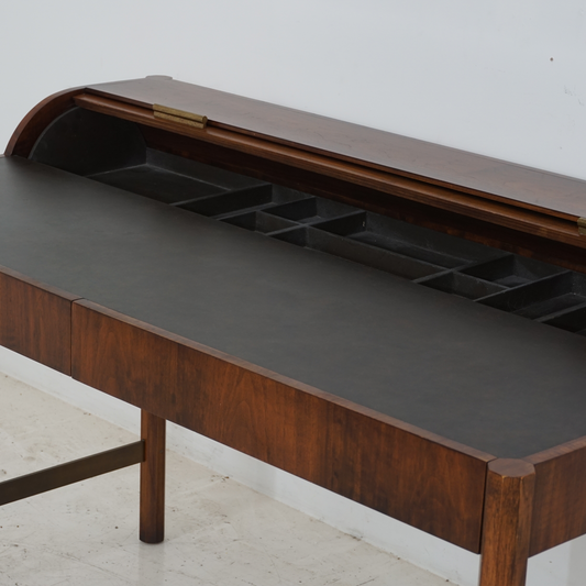 Midcentury Desk by Hekman Furniture, 1960s