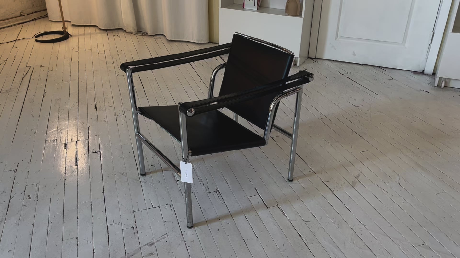 LC1 Basculant Style Chair