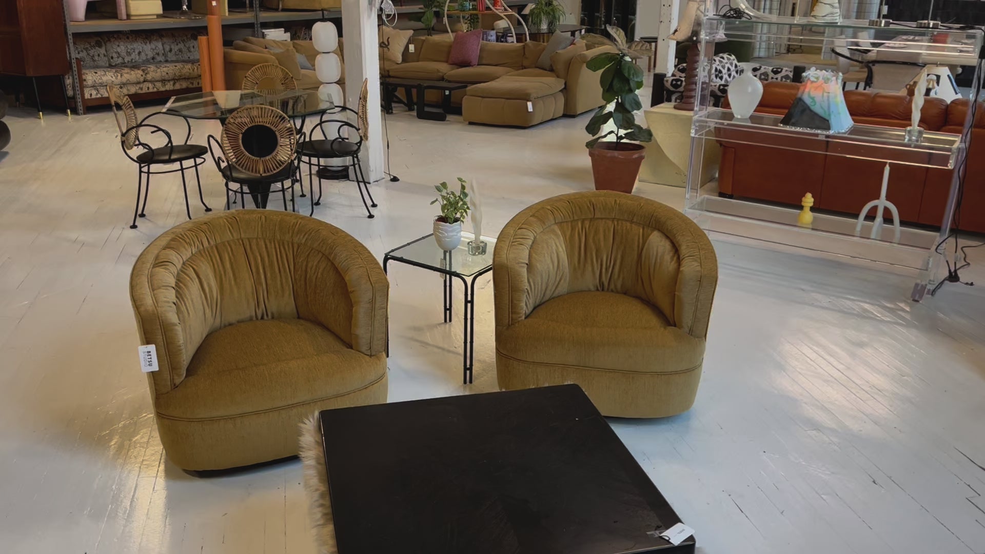 Barrel Back Swivel Chair