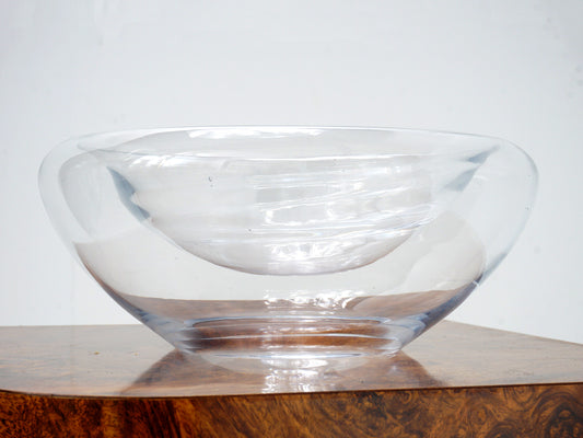 Floating glass center bowl
